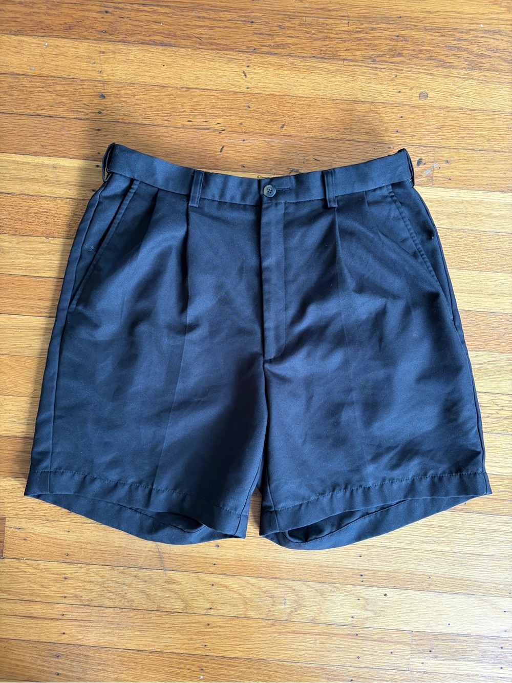 Haggar Classic Men's Black Pleated Shorts Size 32 Golf Casual Preppy Relaxed Fit